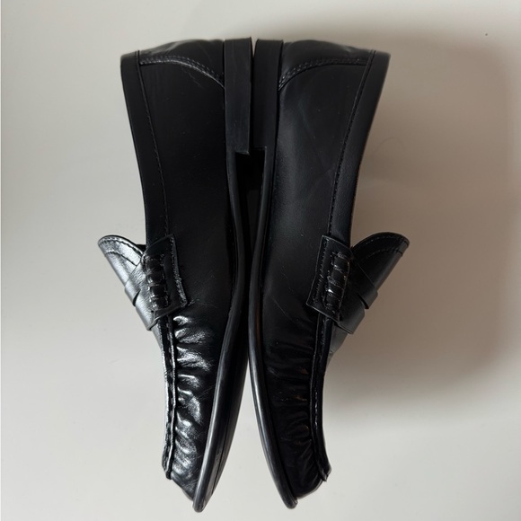 Zara • Black Leather Loafers Ruched - Picture 4 of 10